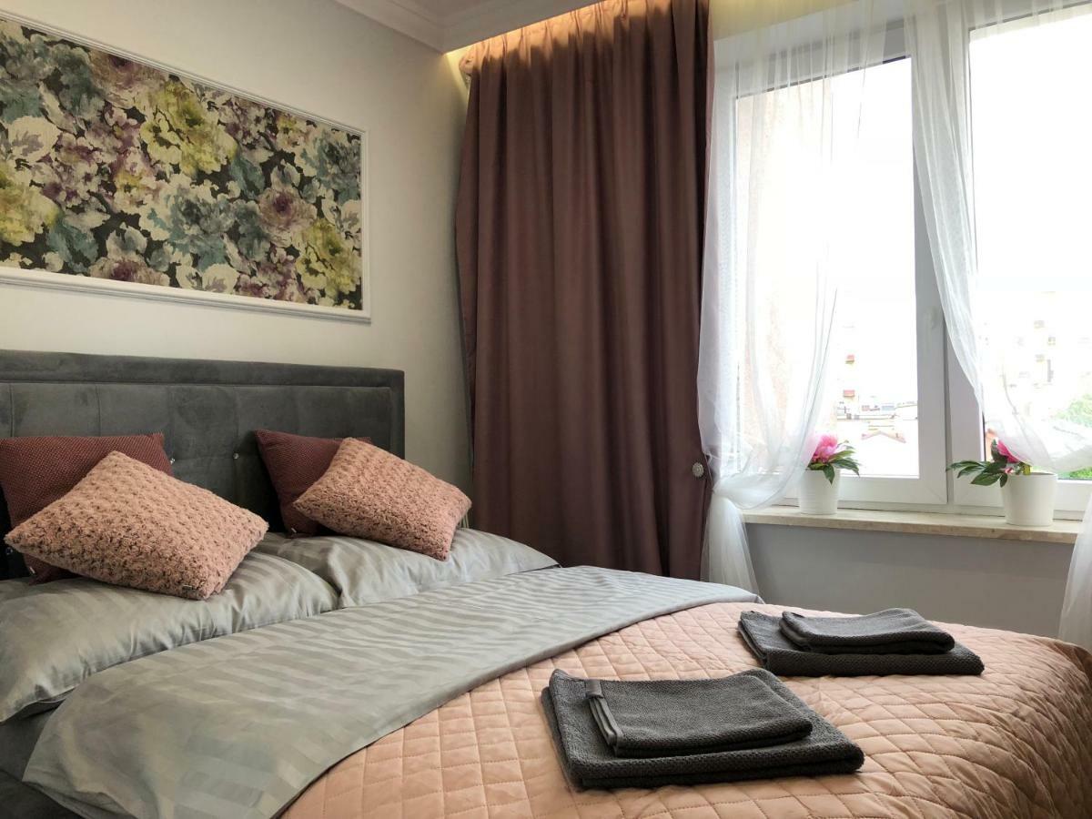 Family & Business Sauna Apartments Paderewskiego Sienkiewicza No2 Centrum Downtown - 2 Bedroom With Private Sauna, Bath With Hydromassage, Parking Kielce Exteriér fotografie